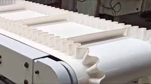 Beyaz PVC Konveyör Bant | Unlu Mamül ve Ekmek Taşıma Sistemleri İçin Yüksek Dayanım